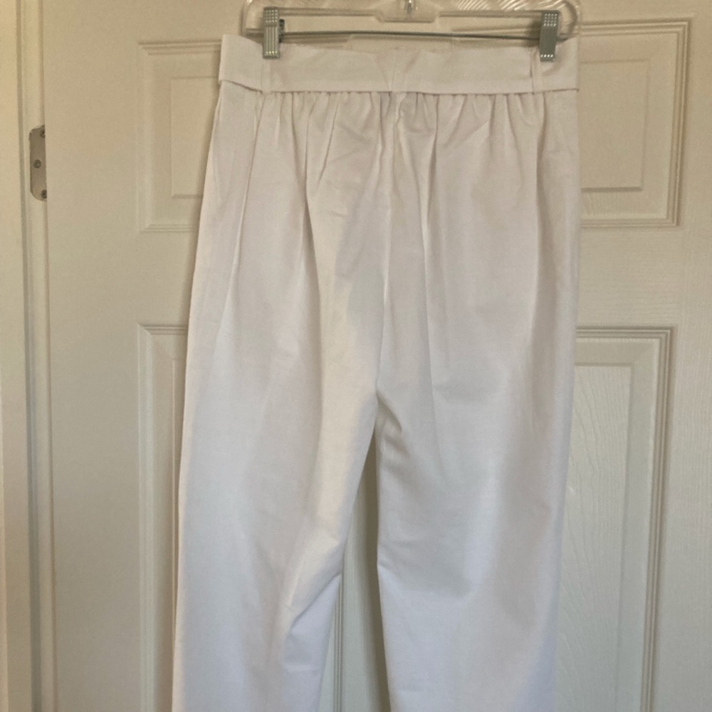 Ann Taylor outlet, white cotton straight leg pants. Size 4 - Picture 2 of 4